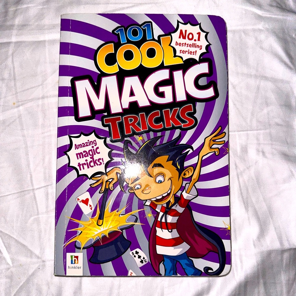 101 COOL MAGIC TRICKS (Book) (Ages 6-10)